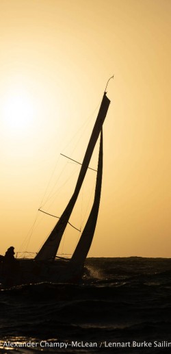 Mini Transat Vorpommern segelt in den Sonnenuntergang